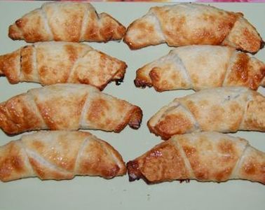 Cornetti di pasta sfoglia alla marmellata de _Barbara - Recipefy