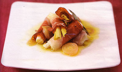 Cipollotti vestiti di speck su crostone di pane ai cereali of Alessandra C. - Recipefy