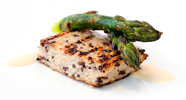 Crostone di riso con asparagi caramellati e vellutata di parmigiano reggiano di Daniele - Recipefy