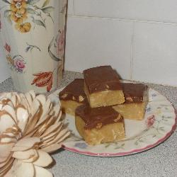 Choc-Hazlenut Slice de librarychick4405 - Recipefy