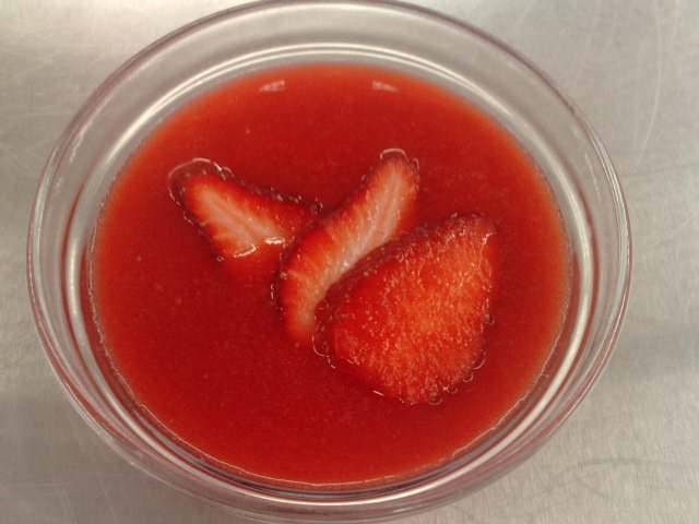 (Creme) SOPA DE MORANGOS:Fria di Paulo Ferraz - Recipefy
