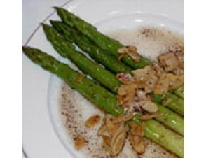 Asparagi alle mandorle di Alessandra Chirio - Recipefy