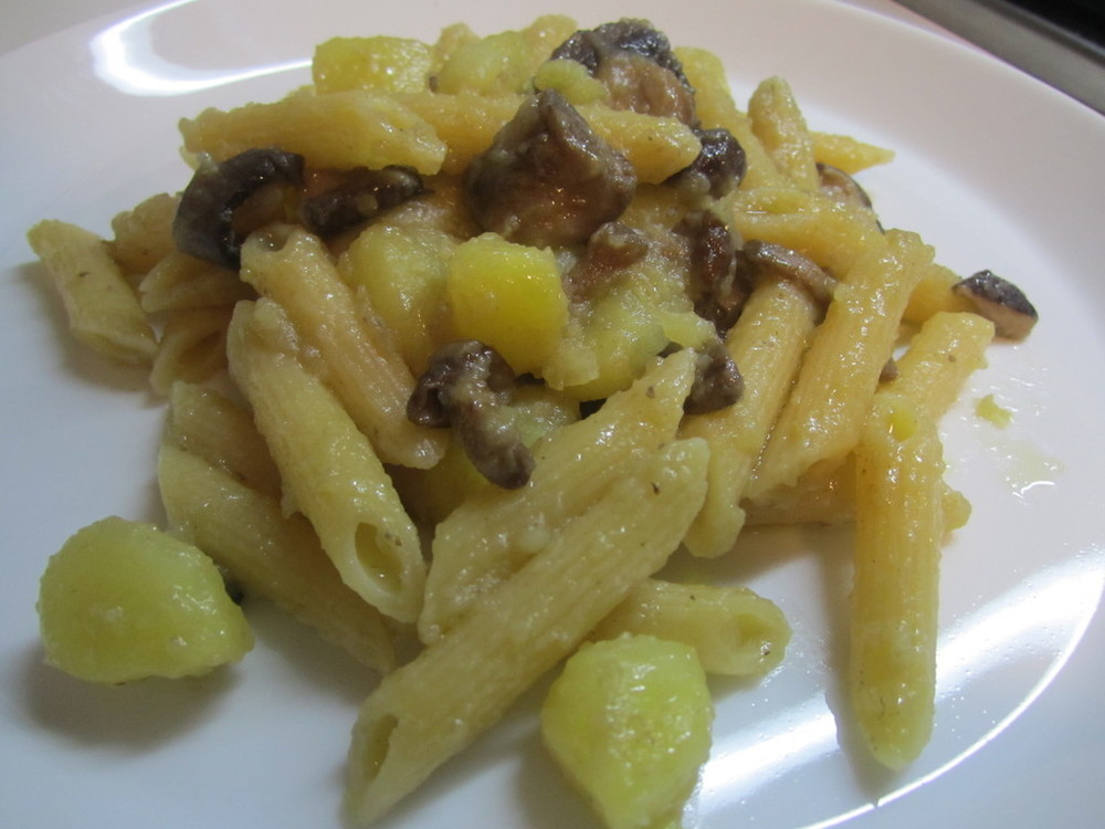 Penne patate e funghi of Daniela Vietri - Recipefy