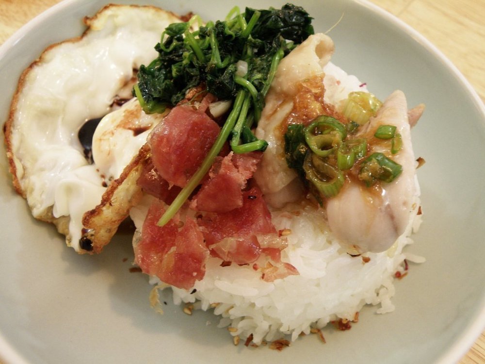 Steamed Ginger Chicken, Chinese Sausage, Egg and Pea shoots di Kirito - Recipefy