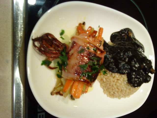 CALAMAR RELLENO DE VERDURAS,ARROZ Y SALSA DE TINTA DE CALAMAR. of Carlos Ramirez Pla - Recipefy