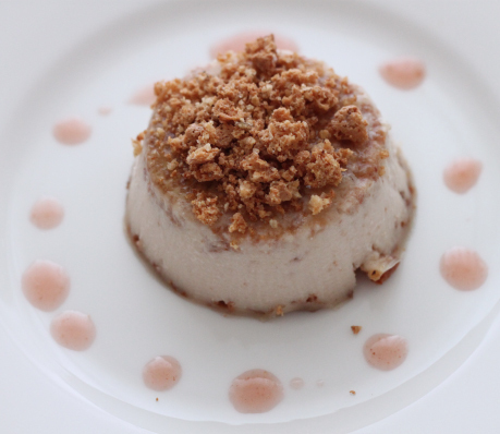 Panna cotta con amaretti e coulis di pesca e maracuja of Alessandra C. - Recipefy