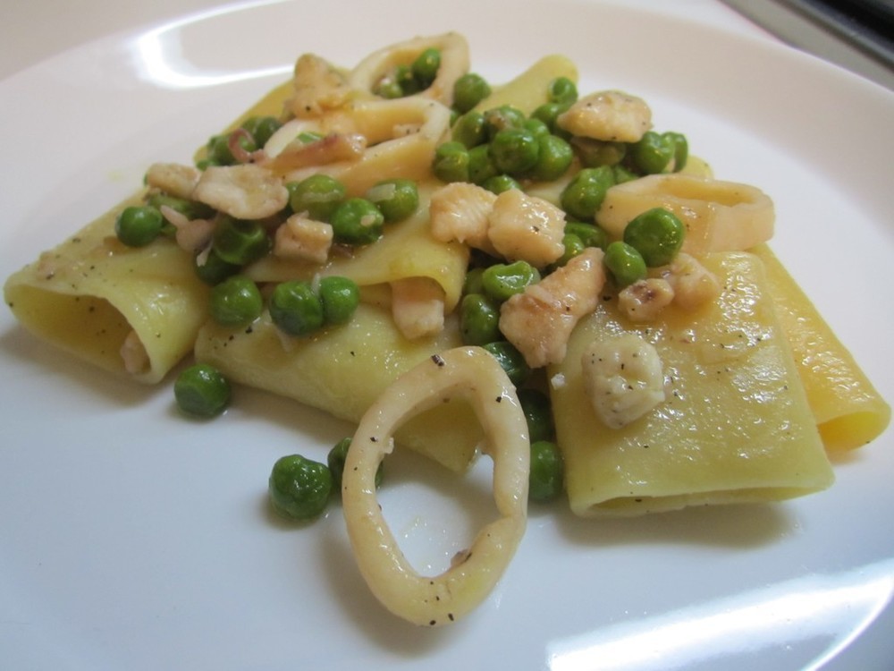 Schiaffoni con calamari sogliola e piselli di Daniela Vietri - Recipefy