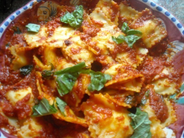 RAVIOLI DI BIETA CON PROSCIUTTO CRUDO E FONTINA di Valentina - Recipefy