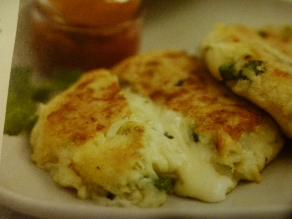 Cheesy Potato Cakes. de David Le Mottee - Recipefy
