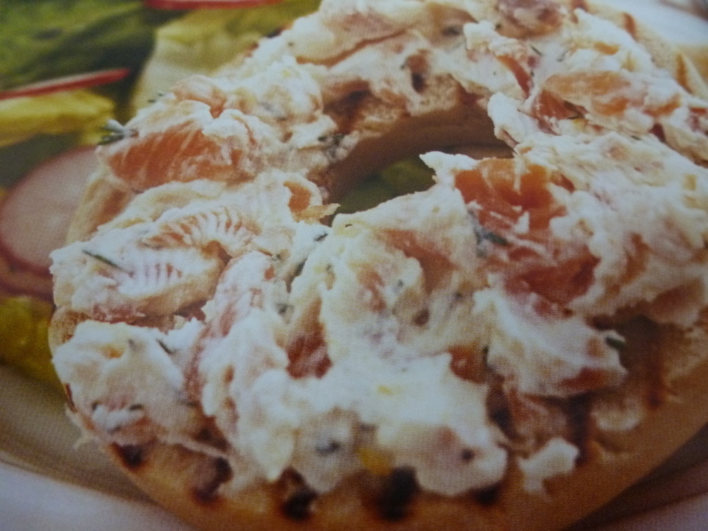 Smoked Salmon and CreamCheese Bagels. di David Le Mottee - Recipefy