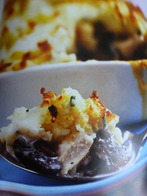 Creamy Chicken and Mushroom Pie. of David Le Mottee - Recipefy