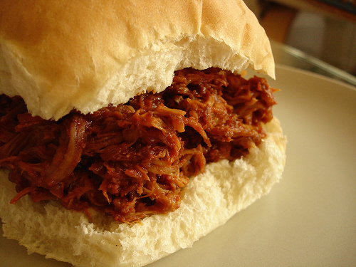 Slow Cooker Pulled Pork Sandwich de debsxx - Recipefy