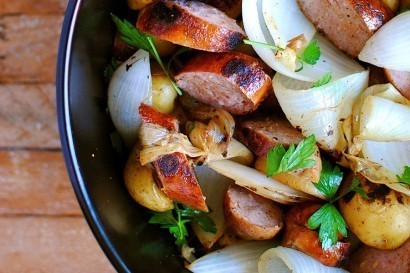 New Potatoes with Onions and Sausage di Lisa Evanoff - Recipefy