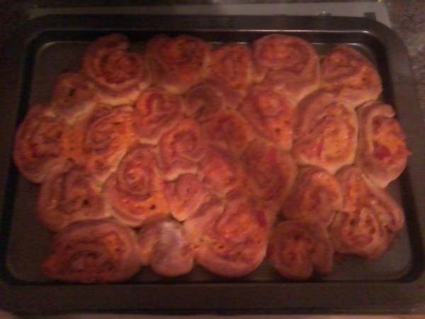 Chilli + Cheese Buns! di Charliee Cox - Recipefy