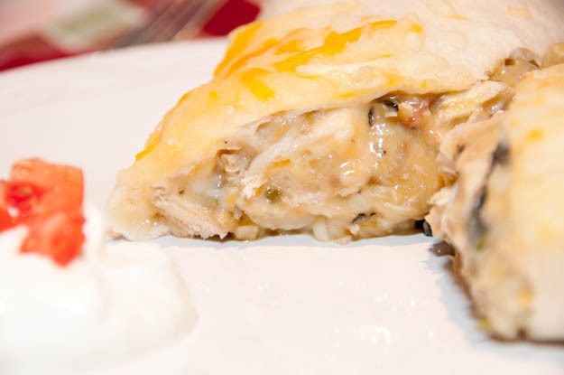 Cheesy Chicken Burritos Recipe di Lisa Evanoff - Recipefy