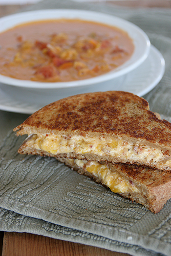 Deluxe Grilled Cheese with Bacon of Lisa Evanoff - Recipefy