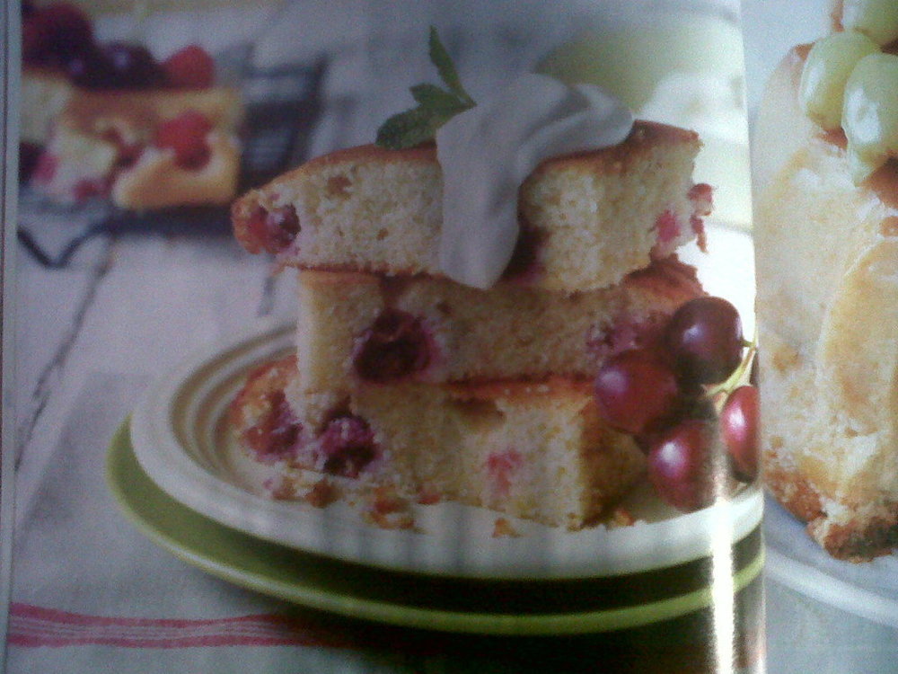 Grape and Raspberry Cake de Forbidden - Recipefy