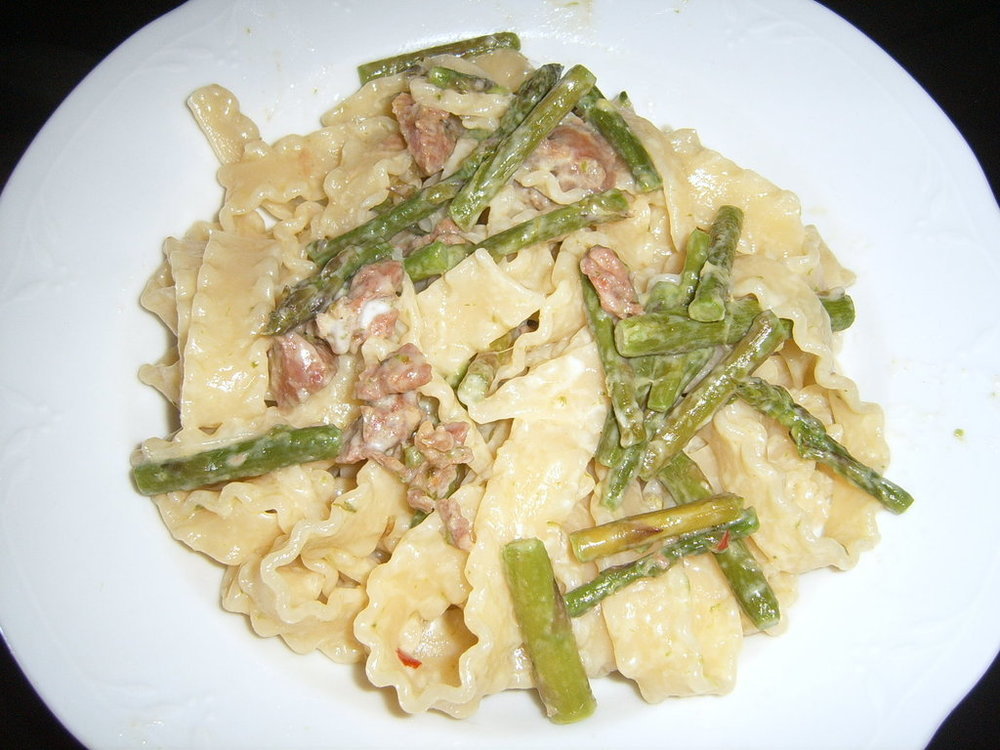 Pasta salciccia, panna e asparagi di Luca Falbo - Recipefy