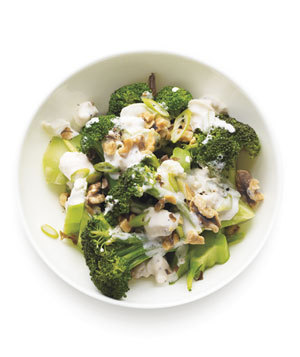 Broccoli and Blue Cheese Salad di Emilia  - Recipefy