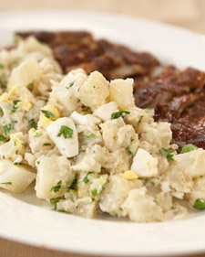 Emeril Lagasse's Warm Potato Salad di Elaine - Recipefy