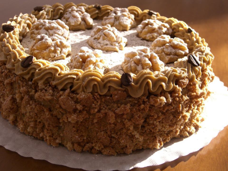 Coffee & Walnut Sponge Cake With Coffee Cream Mousseline de The99Fool - Recipefy