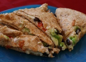 Black Bean, Avocado and Red Pepper Quesadilla de Emilia - Recipefy