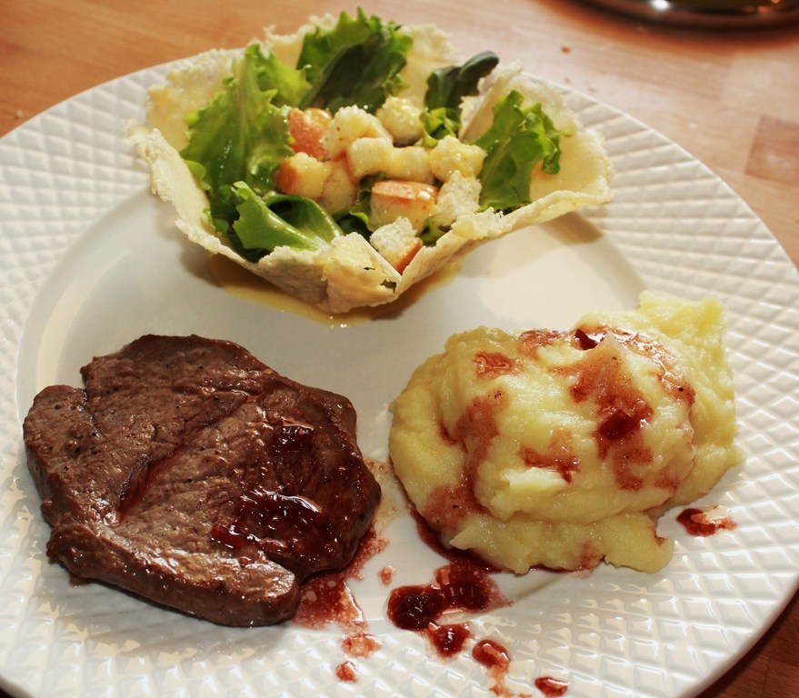 Fott******mo piatto alla Chef Gordon (Filet mignon e Caesar salad) of Marika Pretti - Recipefy