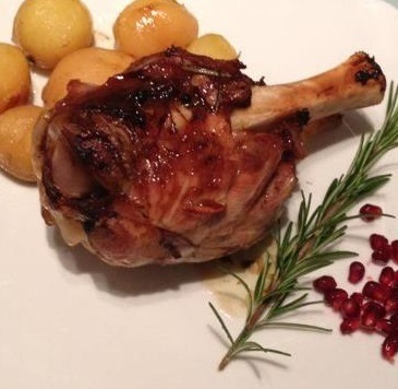Stinco al forno con succo di melograno de Vittorio Pavesi - Recipefy