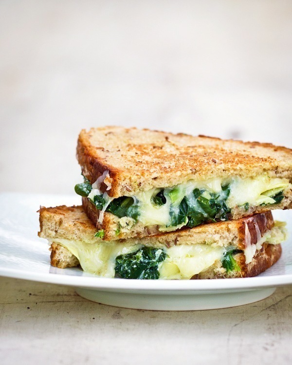 Spinach Artichoke Grilled Cheese de Emilia - Recipefy