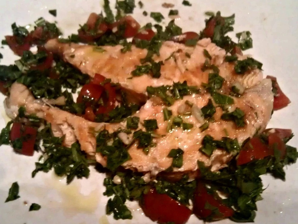 Salmone con Rucola e Pomodorini de Vittorio Pavesi - Recipefy