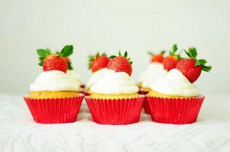 CUPCAKES CON PANNA E FRAGOLE di Adiutori Matteo - Recipefy