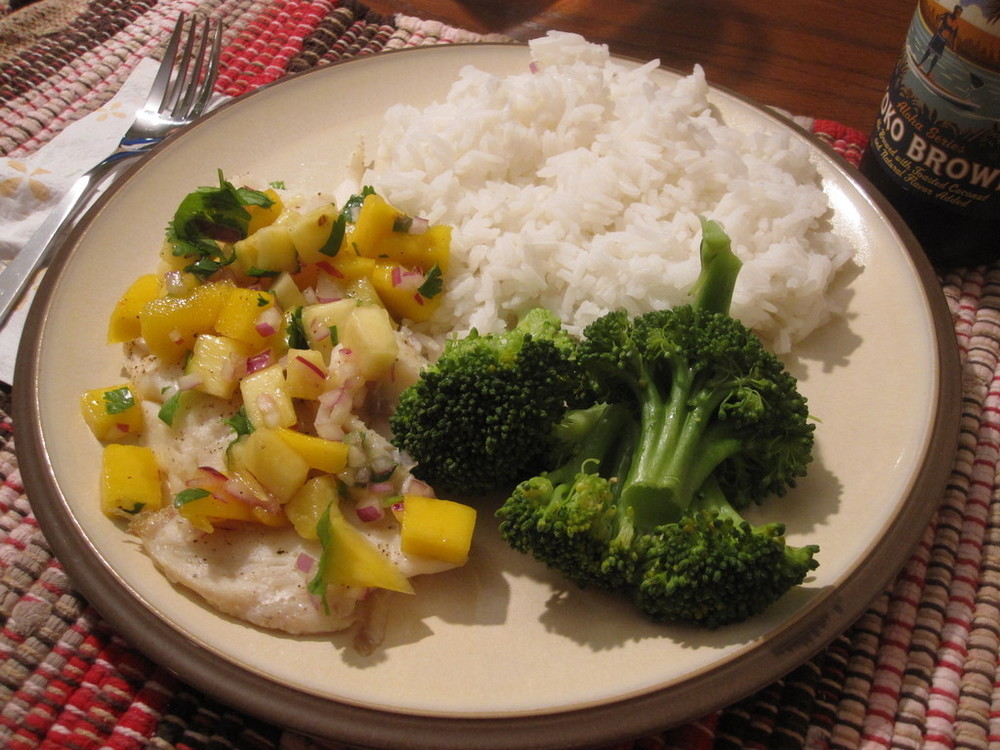 Baked Cod with Mango Pineapple Salsa de Michelle - Recipefy