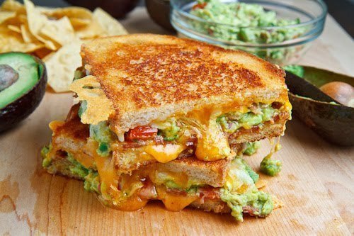Guacamole Grilled Cheese Sandwich de Emilia - Recipefy