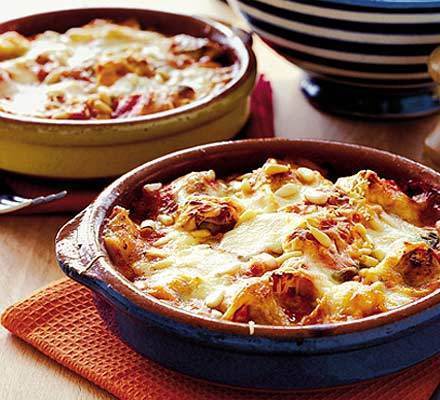 Cheat’s gooey pasta bake recipe di Shraddhananda Moharana - Recipefy