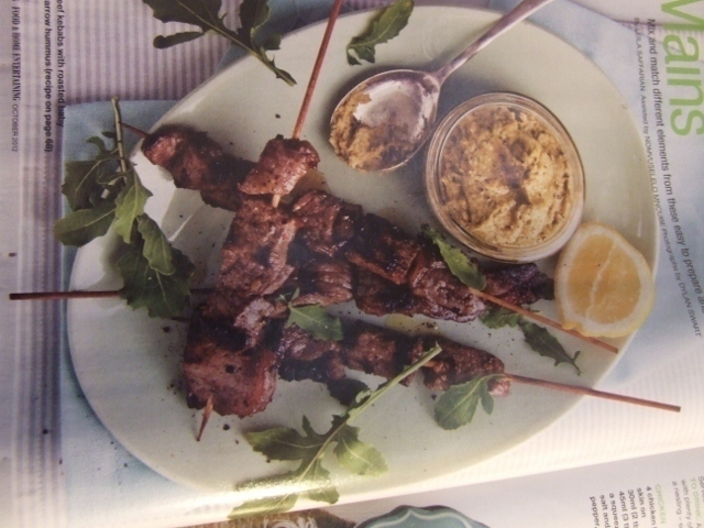 Beef kebabs with roasted baby marrow hummus de Forbidden - Recipefy