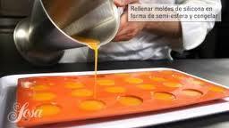 ESFERA DE MANGO Y CAMPARI, NUCLEO O FALSA YEMA de mari carmen arroyo - Recipefy