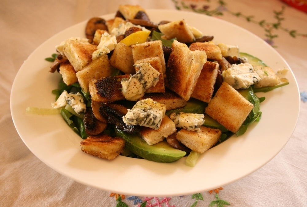 Mushroom and Dolcelatte Salad de Sarah Holmes - Recipefy