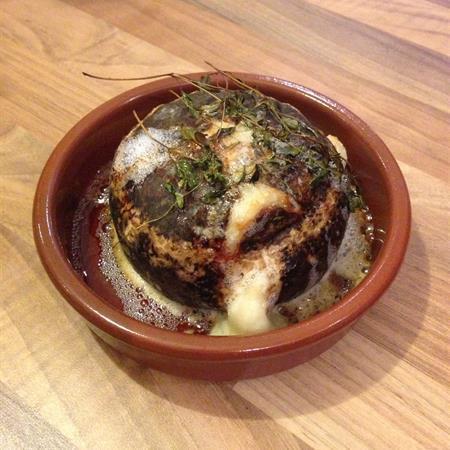 BAKED GARROTXA TAPAS de Jorge's Deli - Recipefy