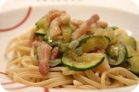 Pasta con zucchine, bacon e Philadelphia of Giorgia - Recipefy
