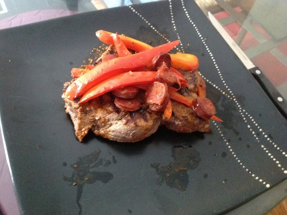 Spanish style steak with Peppers and Chorizo di Calvin Atkinson - Recipefy