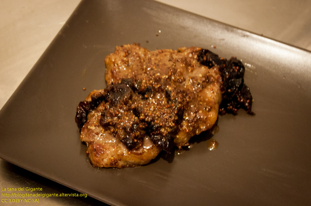 Braciole di maiale alle prugne con senape sfumato al brandy di Il Gigante - Recipefy