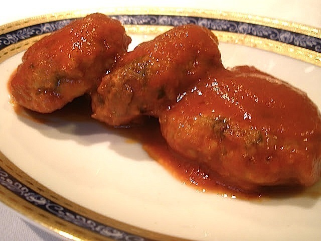 Neapolitan Meatballs with Raisins and Pine Nuts - Polpettine Con Passi e Pinoli di Rosa Lanzillotti - Recipefy