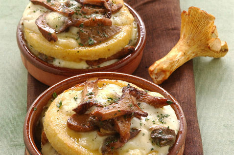 Cheesy Polenta Mushroom Casserole - Polenta Con Fontina e Funghi in Casseruola de Rosa Lanzillotti - Recipefy