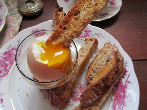Uova "à la coque" - Boiled eggs di Rosa Lanzillotti - Recipefy