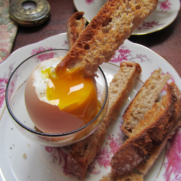Uova "à la coque" - Boiled eggs of Rhys Palmer - Recipefy