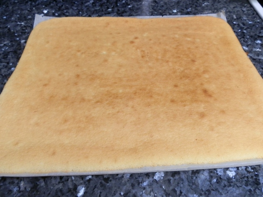 Plancha de Bizcocho di monica - Recipefy