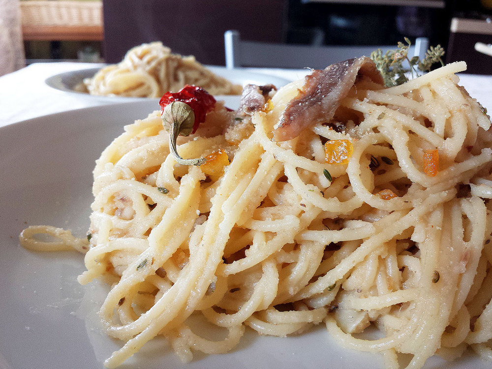 Spaghetti con alici e mollica di pane of Le Ricette di Lara - Recipefy