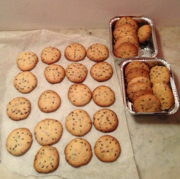 Biscotti con gocce di cioccolato of Simone Defilippi Bocca - Recipefy