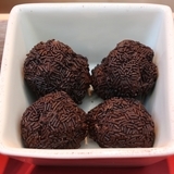 Http-upload-wikimedia-org-wikipedia-commons-c-c1-chocolate_truffle_-_delacre-jpg