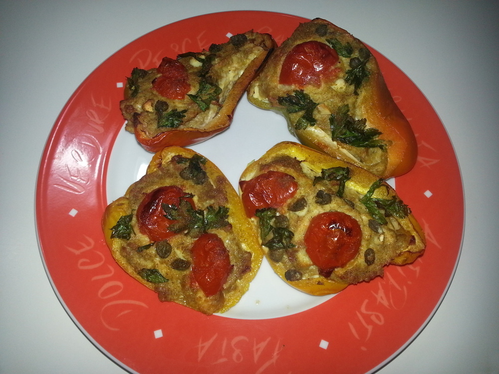 PEPERONI RIPIENI CON TONNO de clementina zambrini - Recipefy